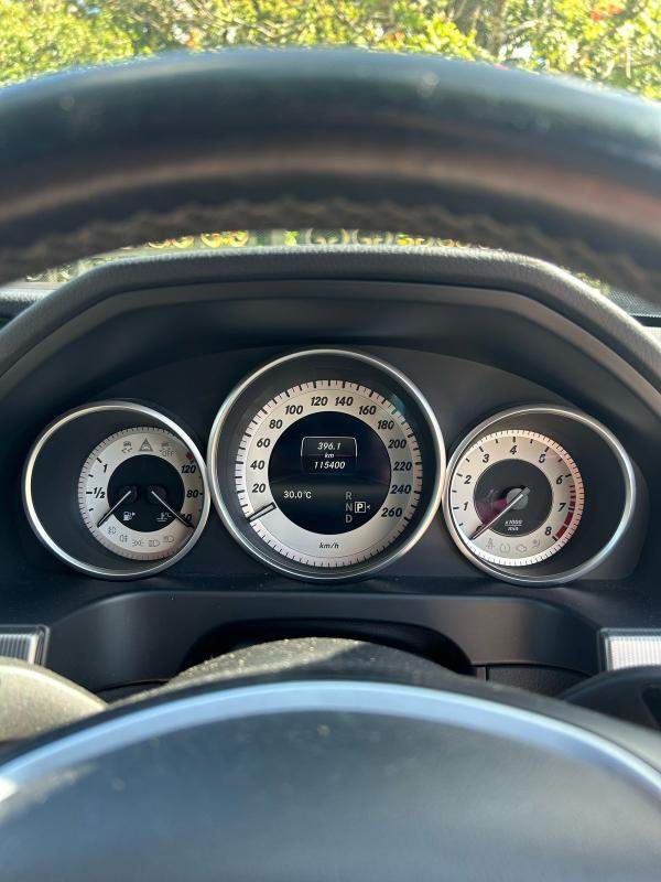 Mercedes Benz - E-class 2.0 Sedan Avantgarde - 2 - Luxury Cars  on Aster Vender