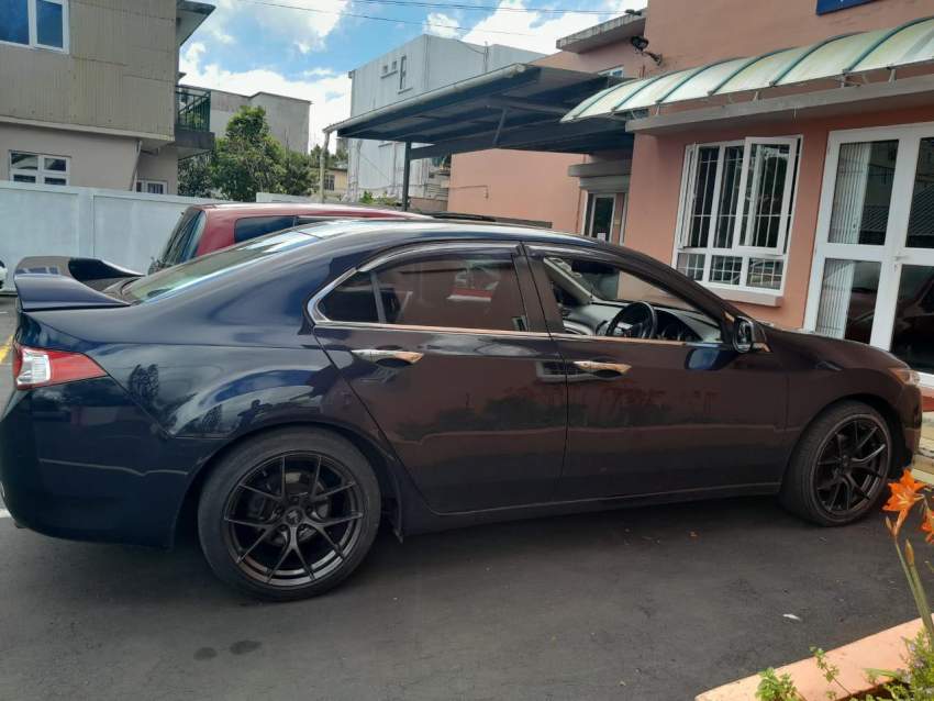 For Sale: Honda Accord. Year 2010. 1997cc. Automatic. Jantes Cosmic. - 0 - Family Cars  on Aster Vender