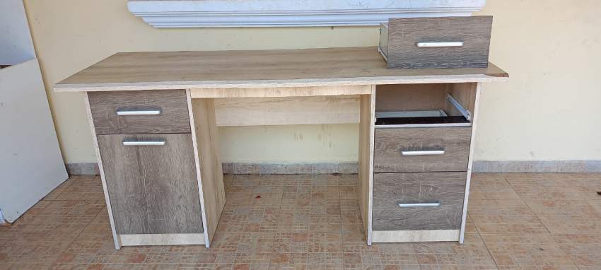 LUGANO OFFICE TABLE PB CASTILLO OAK - 1 - Others  on Aster Vender