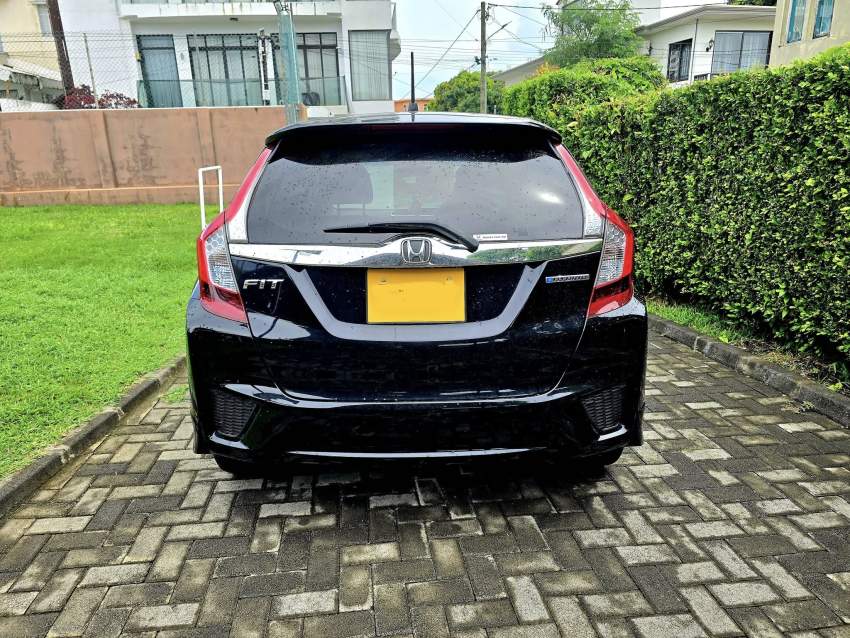 Honda Fit Hybrid Japan 2017 - 3 - Family Cars  on Aster Vender