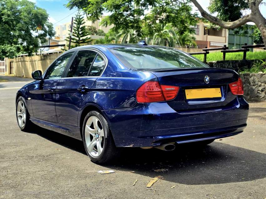 BMW E90  316i  2011 - 5 - Luxury Cars  on Aster Vender