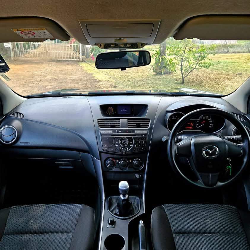 2018 Mazda BT-50 4x4 - 5 - Pickup trucks (4x4 & 4x2)  on Aster Vender