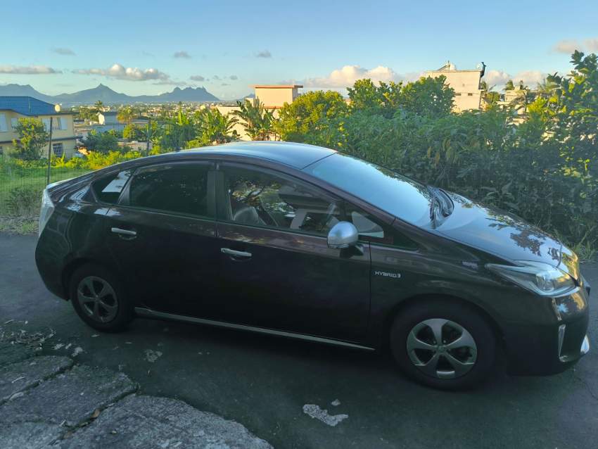 Toyota Prius 2014 - 2 - Family Cars  on Aster Vender
