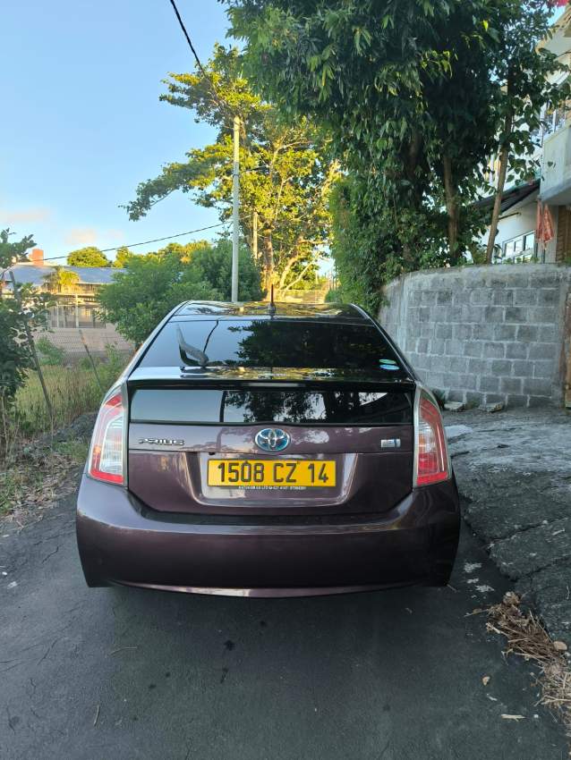 Toyota Prius 2014 - 5 - Family Cars  on Aster Vender