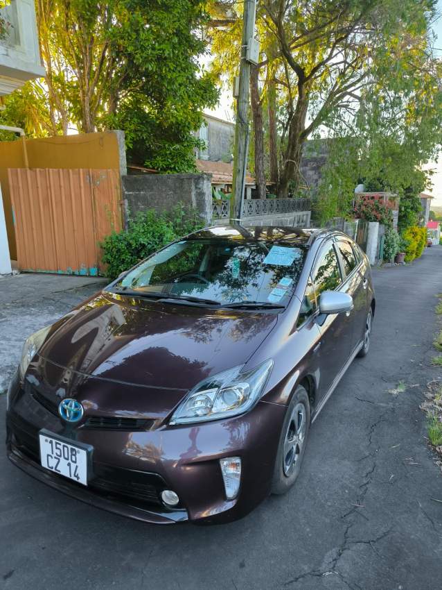 Toyota Prius 2014 - 3 - Family Cars  on Aster Vender