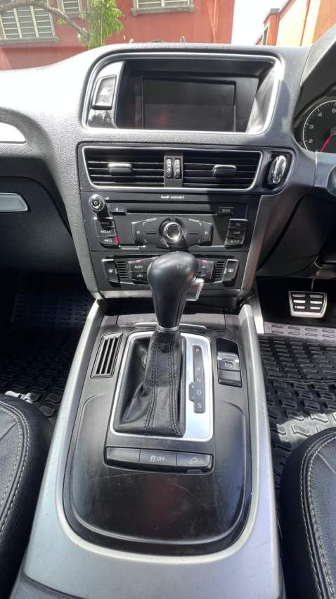 Audi Q5 Quattro 2.0 TFSI –  2012 - 8 - SUV Cars  on Aster Vender