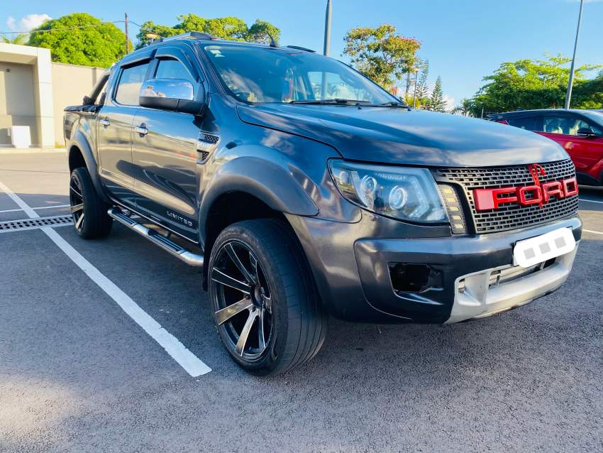 FOR SALE: 2012 Ford Ranger Limited - 2 - Pickup trucks (4x4 & 4x2)  on Aster Vender