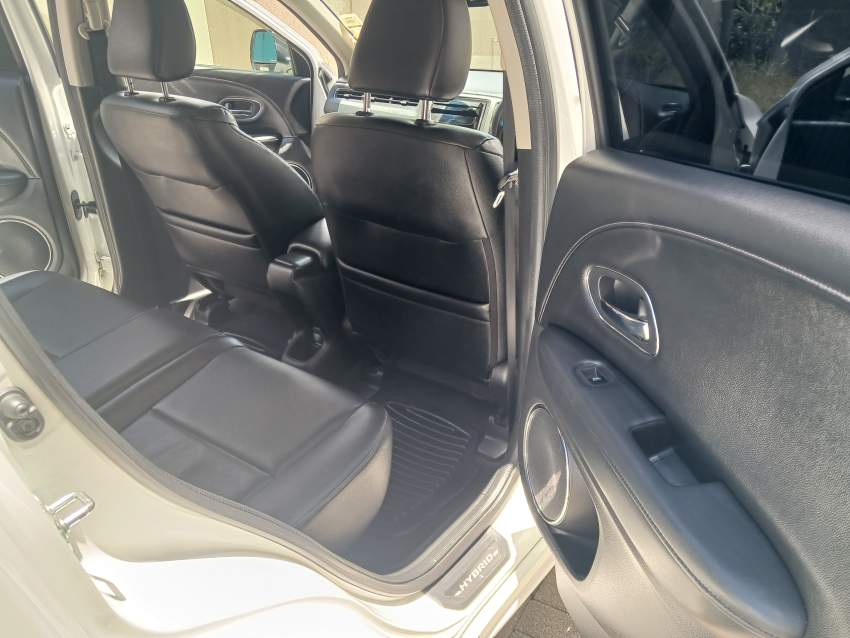 Honda Vezel - 3 - SUV Cars  on Aster Vender