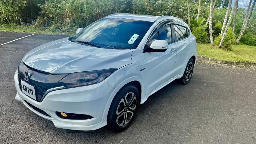 2014 HONDA VEZEL Z PACKAGE HYBRID - 1 - SUV Cars  on Aster Vender