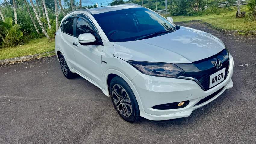 2014 HONDA VEZEL Z PACKAGE HYBRID - 2 - SUV Cars  on Aster Vender
