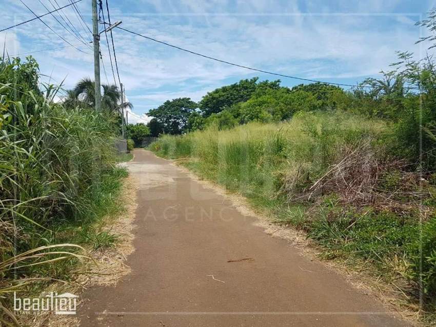 Residential land of 9 perches is for sale in Pointe Aux Piments on Aster Vender