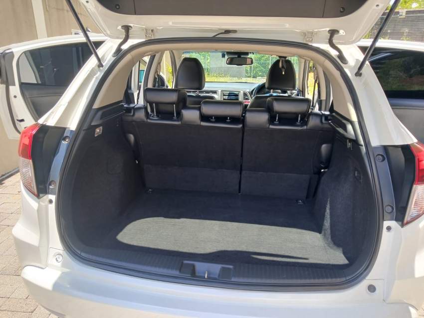 2014 Honda Vezel Hybrid - 4 - SUV Cars  on Aster Vender