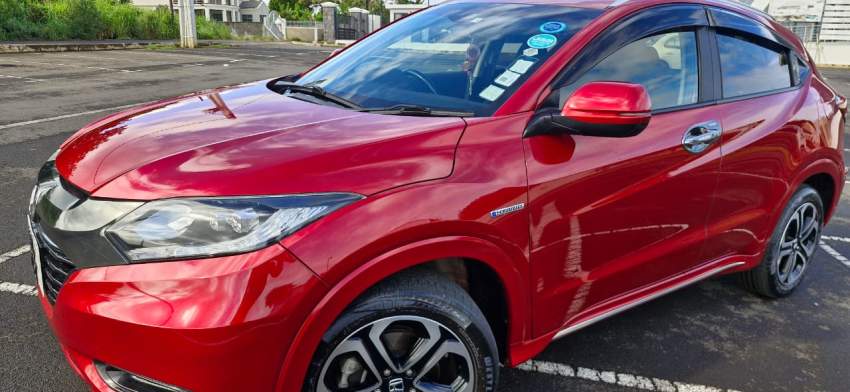 Honda Vezel Z Sensing Hybrid 2017 - 1 - SUV Cars  on Aster Vender