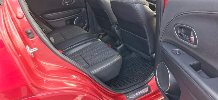 Honda Vezel Z Sensing Hybrid 2017 - 3 - SUV Cars  on Aster Vender