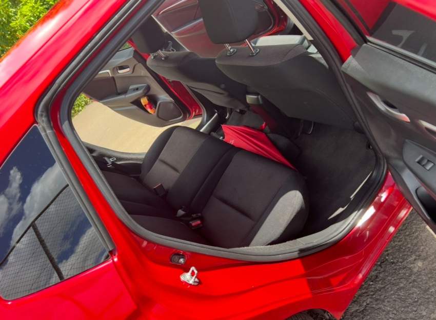 Honda Fit Hybrid 2014 - 4 - Family Cars  on Aster Vender