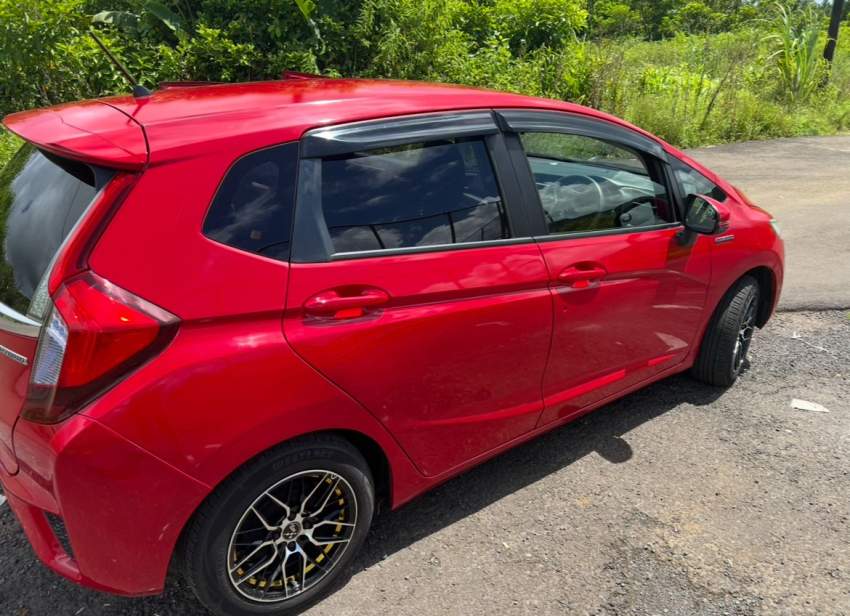 Honda Fit Hybrid 2014 - 2 - Family Cars  on Aster Vender