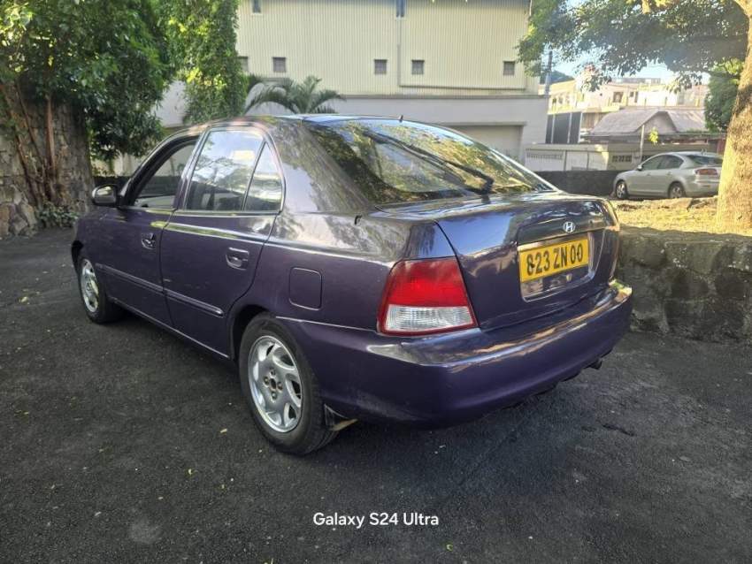 Hyundai Accent 2000 - 4 - Compact cars  on Aster Vender