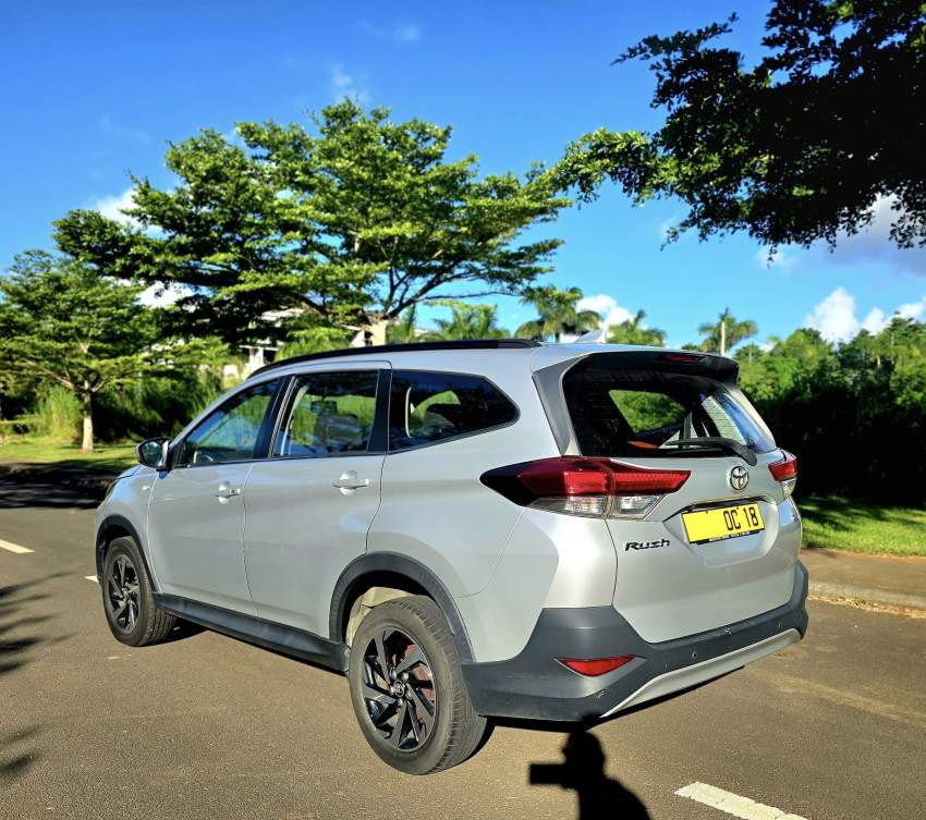 Toyota Rush 7 Seater 2018 - 4 - Family Cars  on Aster Vender