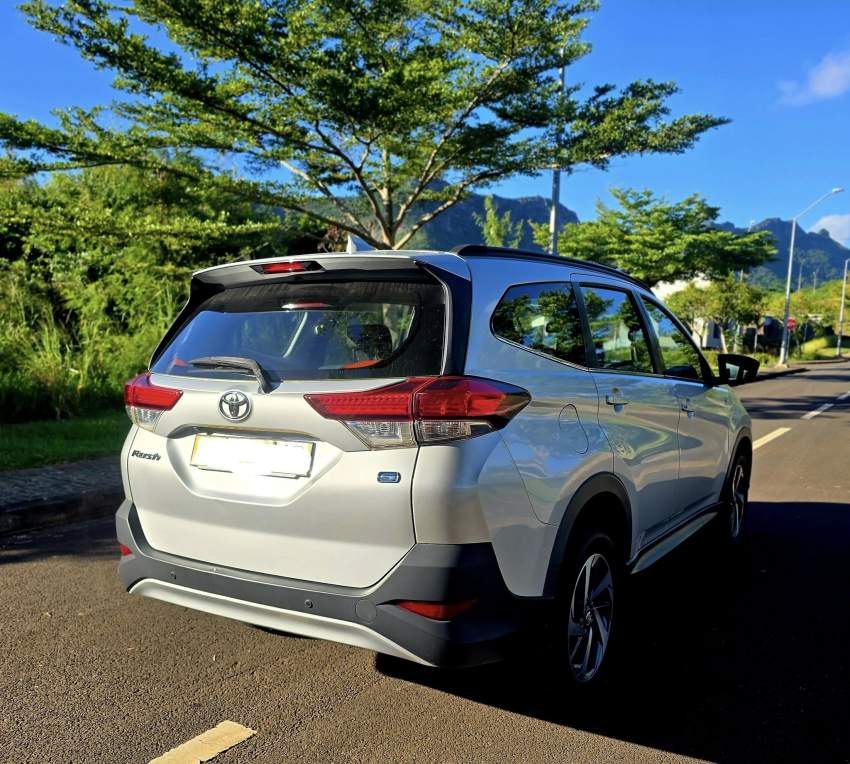 Toyota Rush 7 Seater 2018 - 3 - Family Cars  on Aster Vender