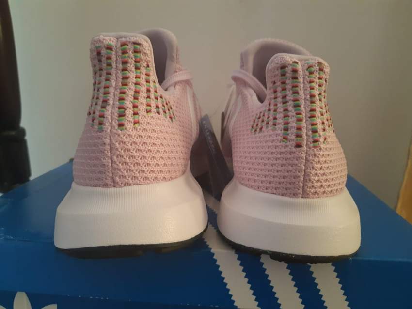 NEW Adidas Original Woman Swift Run  SIZE 42 - 0 - Sports shoes  on Aster Vender