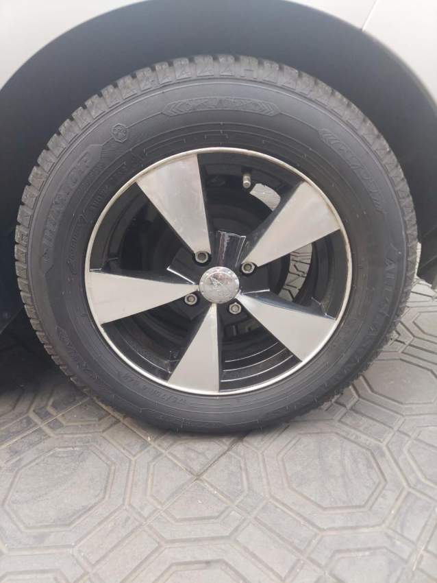 Toyota Yaris 2021 - 4 - Compact cars  on Aster Vender