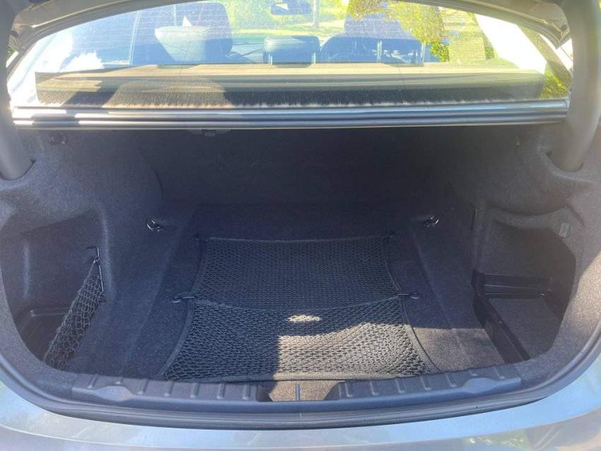 BMW 318i Luxury Line 2016 - 11 - Luxury Cars  on Aster Vender