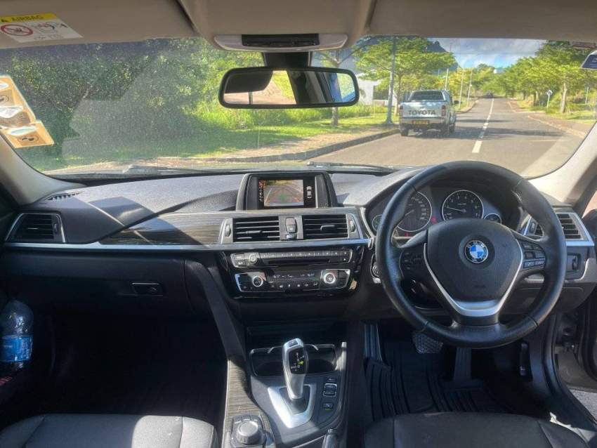 BMW 318i Luxury Line 2016 - 10 - Luxury Cars  on Aster Vender