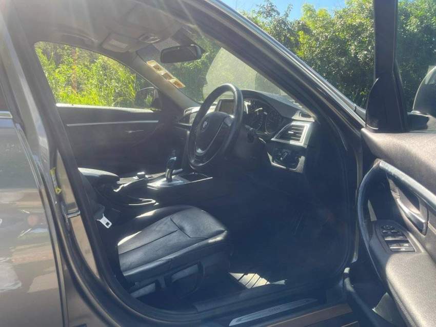 BMW 318i Luxury Line 2016 - 8 - Luxury Cars  on Aster Vender