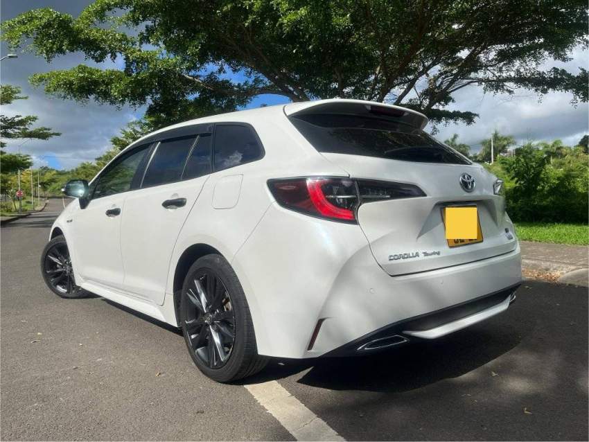 TOYOTA COROLLA Touring 2020 - 5 - Family Cars  on Aster Vender