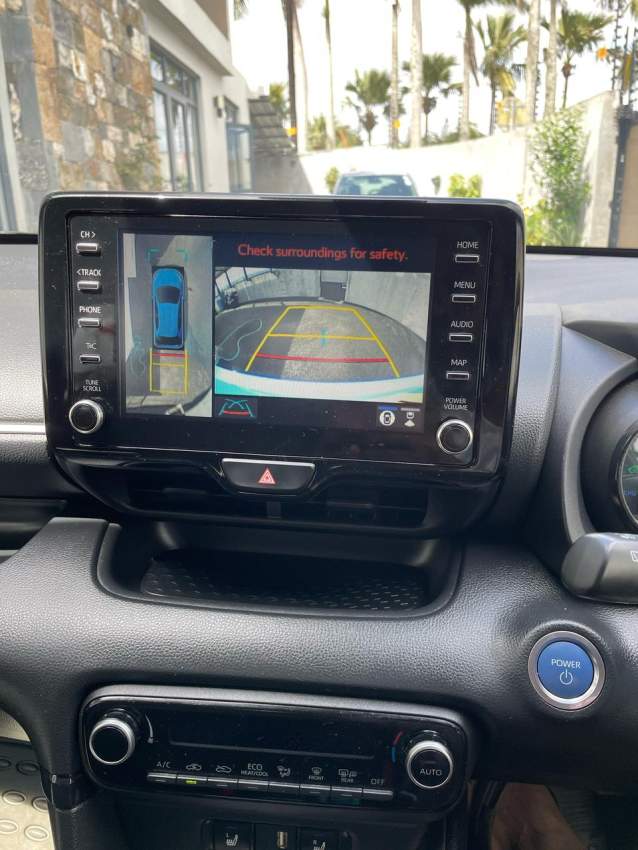 Toyota Yaris Z Package Hybrid – 2020 - 5 - Compact cars  on Aster Vender