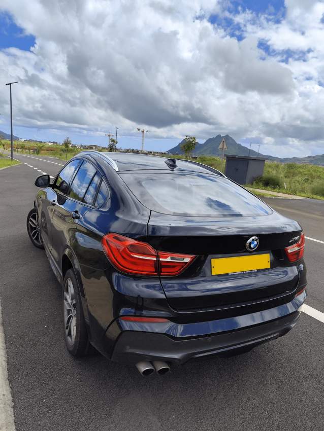 BMW X4 - 5 - SUV Cars  on Aster Vender