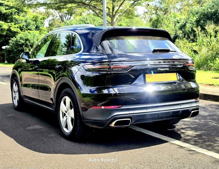 Porsche Cayenne Hybrid 2022 - 4 - Luxury Cars  on Aster Vender