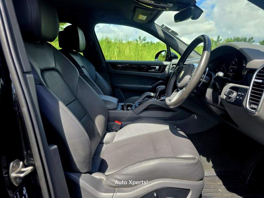 Porsche Cayenne Hybrid 2022 - 7 - Luxury Cars  on Aster Vender