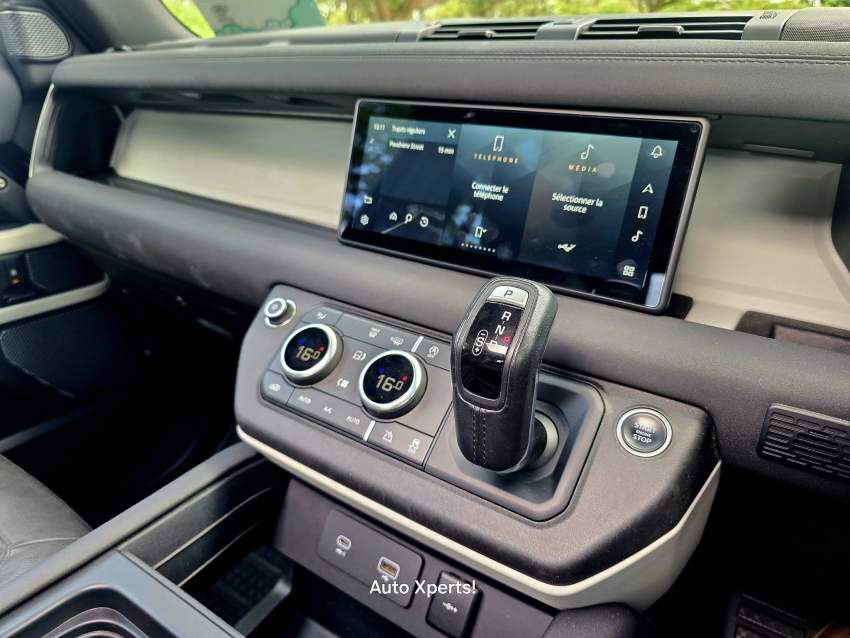 Land Rover Defender 2 door 2021 - 8 - SUV Cars  on Aster Vender