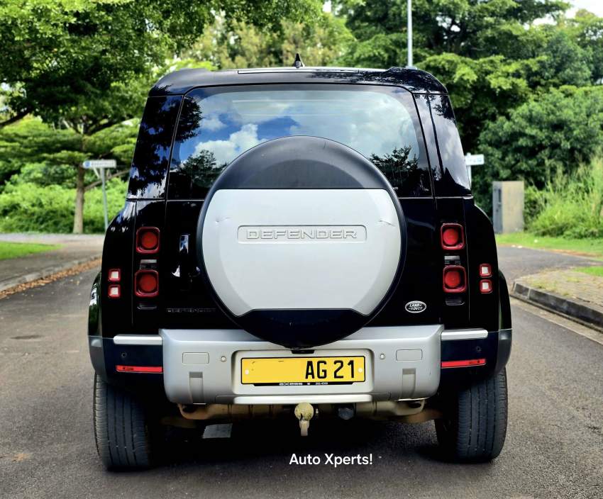 Land Rover Defender 2 door 2021 - 4 - SUV Cars  on Aster Vender