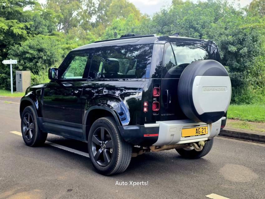 Land Rover Defender 2 door 2021 - 5 - SUV Cars  on Aster Vender