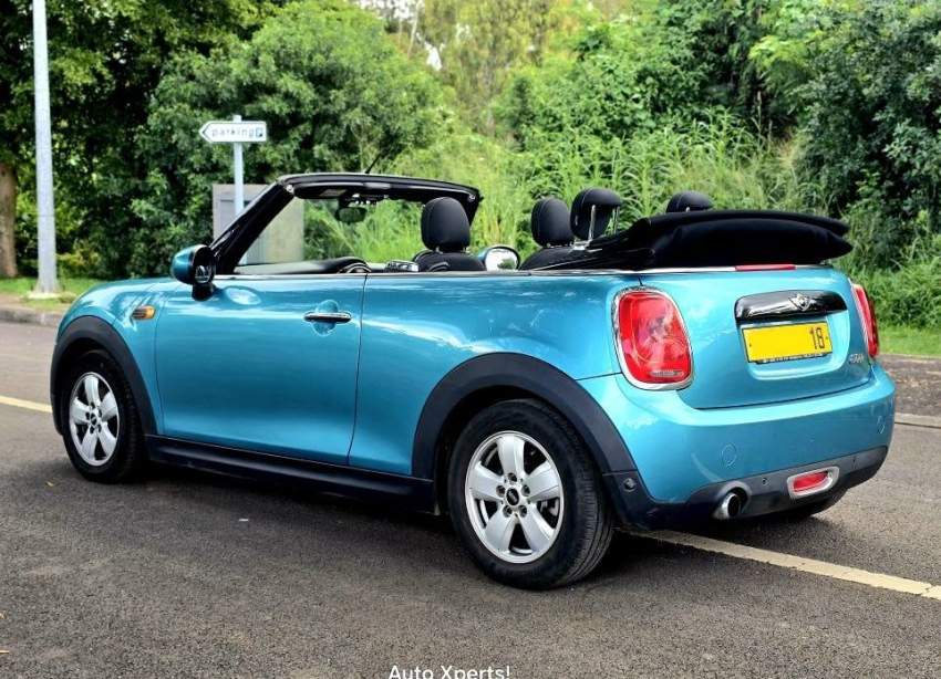 Mini Cooper Convertible 2018 - 5 - Family Cars  on Aster Vender