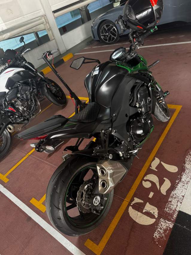 Kawasaki z1000 2024 6000KM 1043CC - 1 - Sports Bike  on Aster Vender