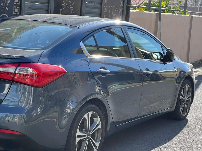 Kia Cerato 2015 - 1 - Family Cars  on Aster Vender