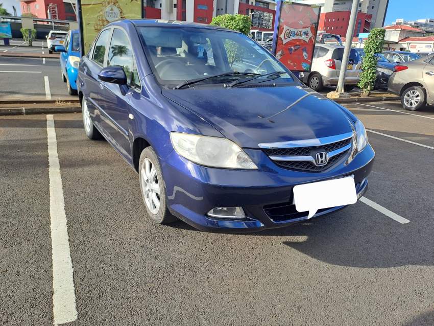 Honda city 1.5 Sedan - 1 - Family Cars  on Aster Vender