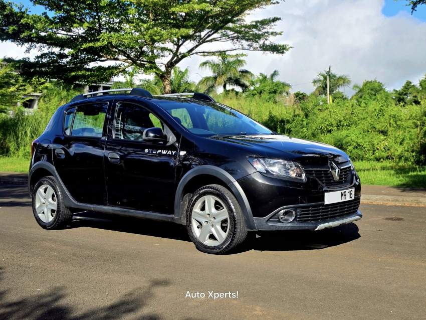 Renault Sandero Stepway 1.0T 2016 - 1 - Compact cars  on Aster Vender