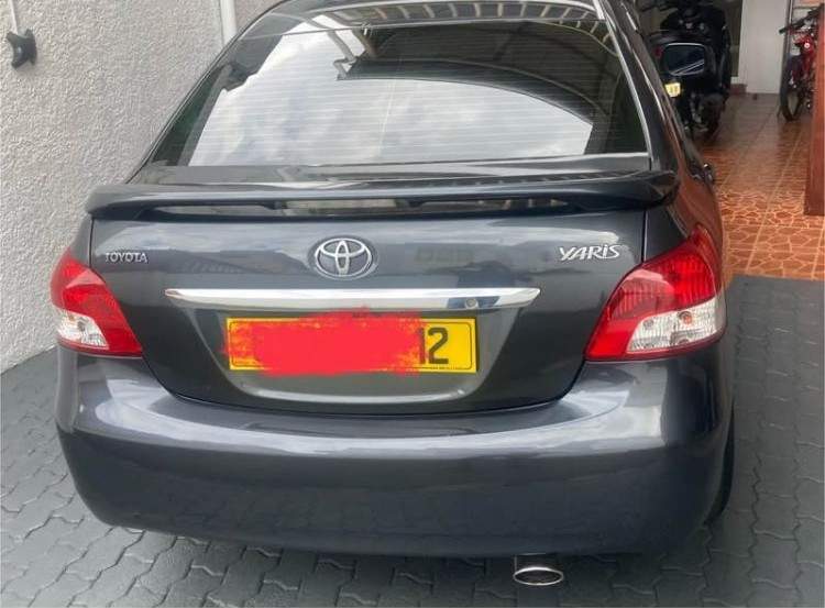 Toyota Yaris 2012 - 2 - Family Cars  on Aster Vender