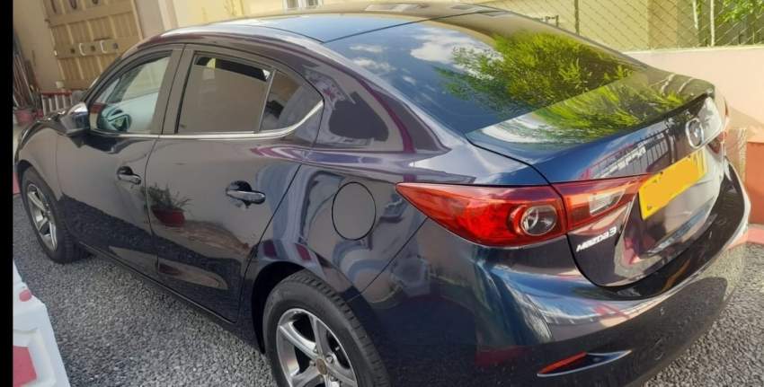 Mazda 3 SKYACTIV 2017 - 3 - Family Cars  on Aster Vender