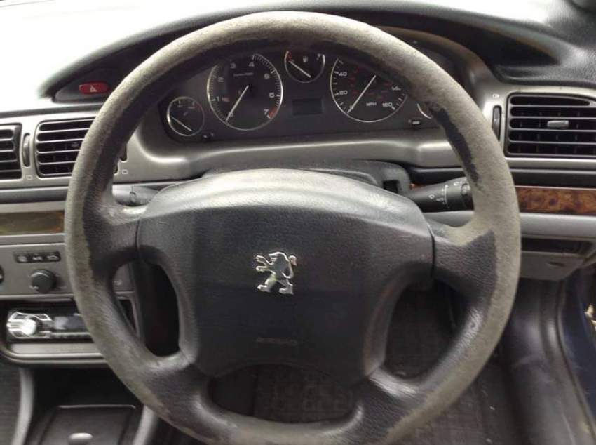 Voiture Peugeot a vendre negotiable - 6 - Family Cars  on Aster Vender