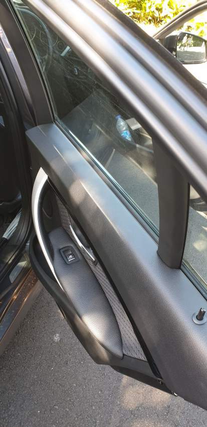 BMW 318i M Sport - Year 2017 - 5 - Luxury Cars  on Aster Vender