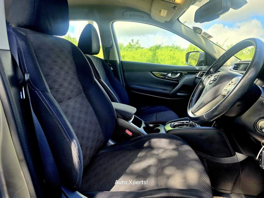Nissan Qashqai 2017 - 6 - SUV Cars  on Aster Vender
