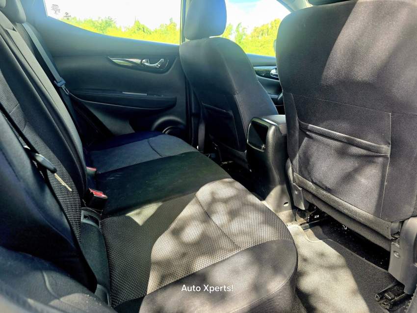 Nissan Qashqai 2017 - 5 - SUV Cars  on Aster Vender