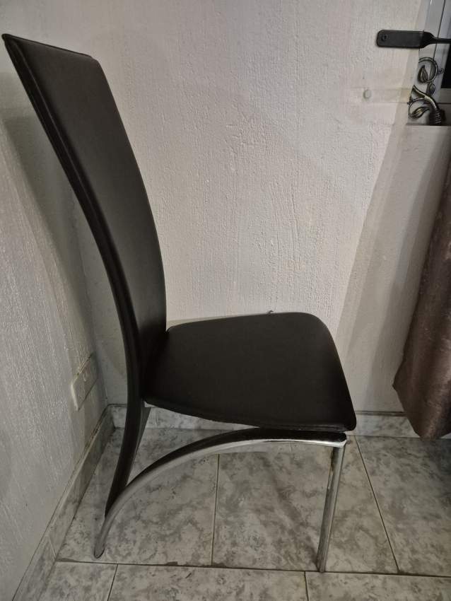 Second hand table and chairs - 0 - Table & chair sets  on Aster Vender