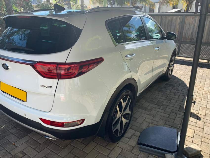 2017 Kia Sportage GT Line - 4 - SUV Cars  on Aster Vender