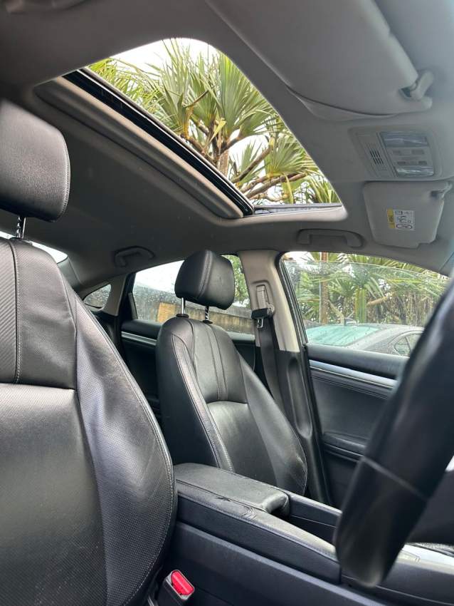 2017 Honda Civic Turbo - 5 - Family Cars  on Aster Vender